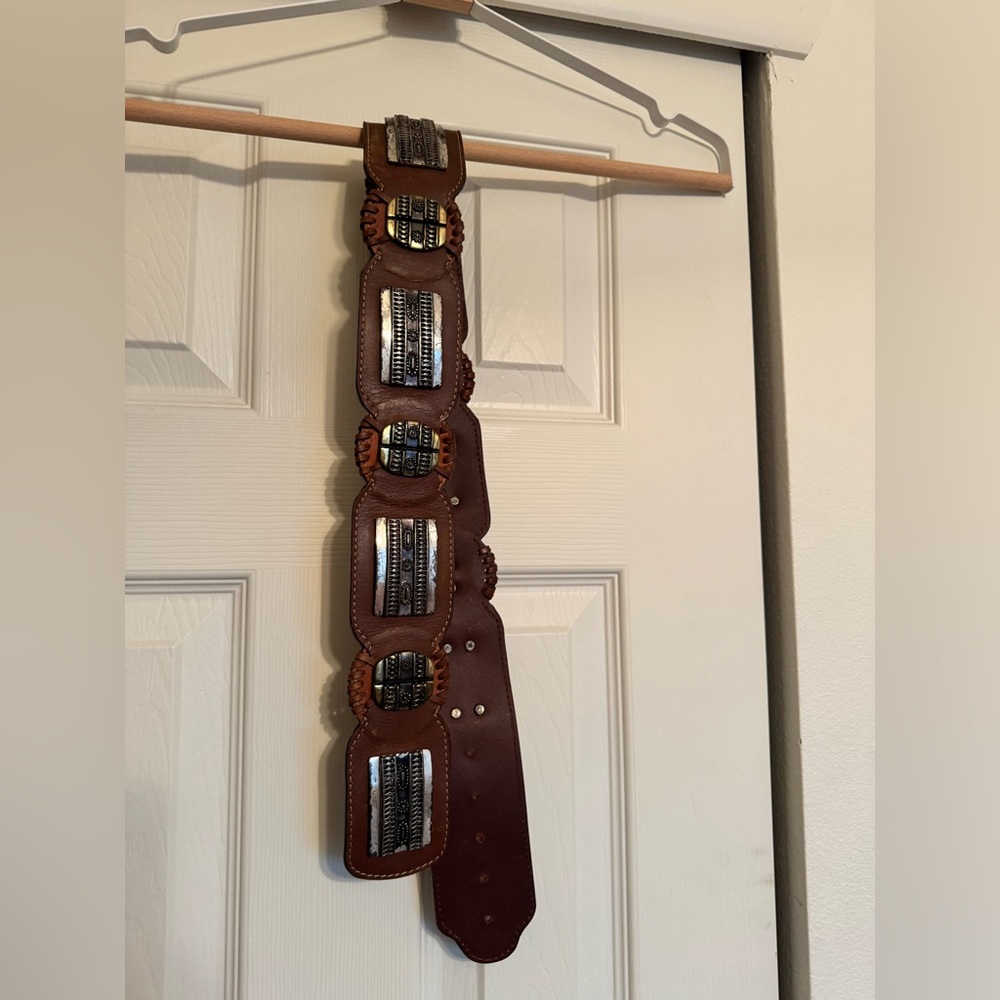 Chicos Vintage Studded Genuine Leather Boho Concho Belt Size S/M Womens